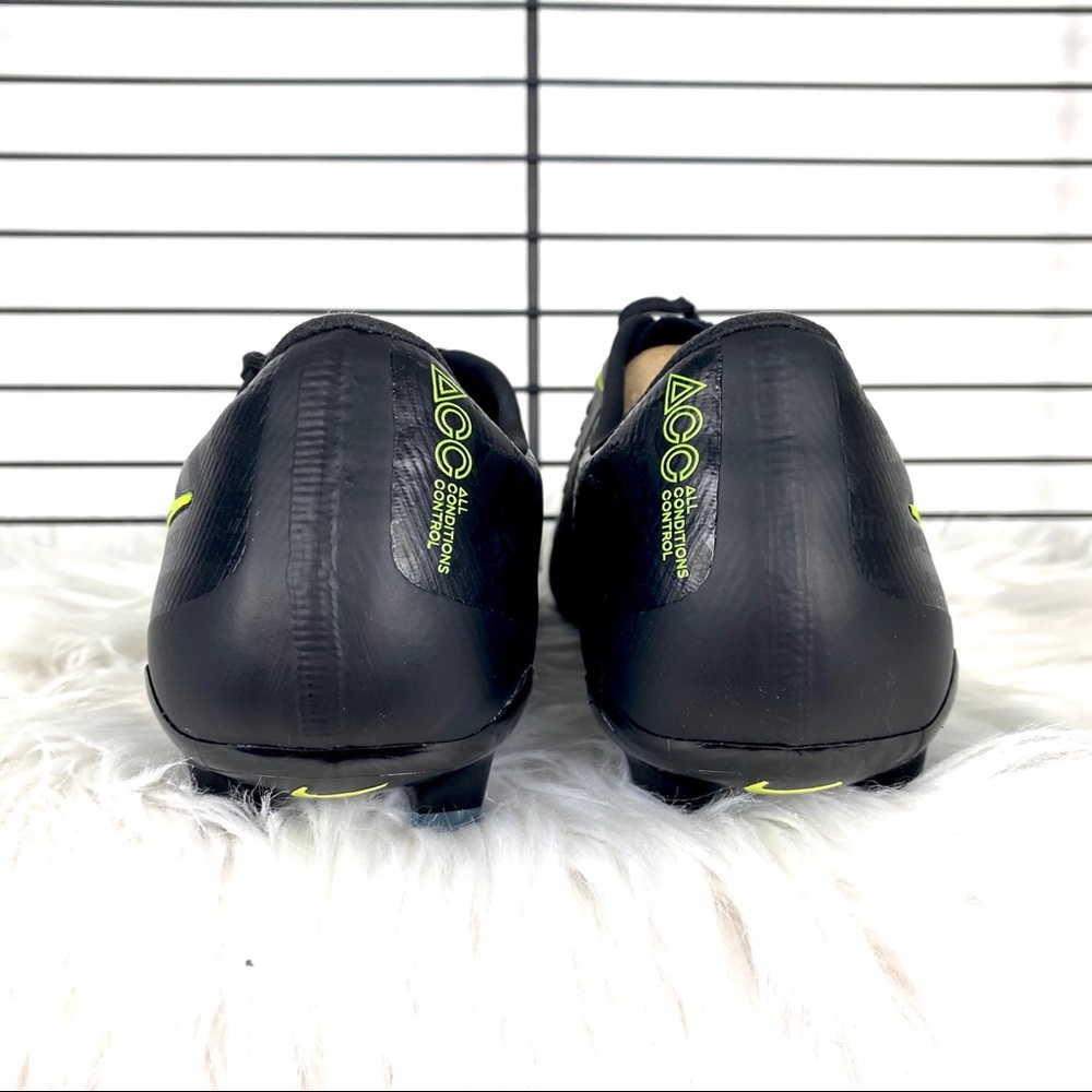 Nike Phantom Venom Elite Black Volt Soccer Cleats - Picture 5 of 8